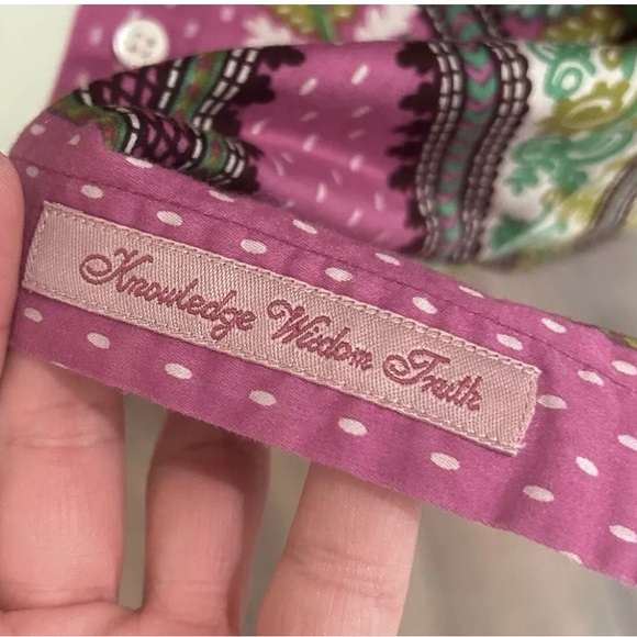 ROBERT GRAHAM Woman’s Geometric/Paisley/PolkaDot Shirt - MSRP $228 - Picture 6 of 6